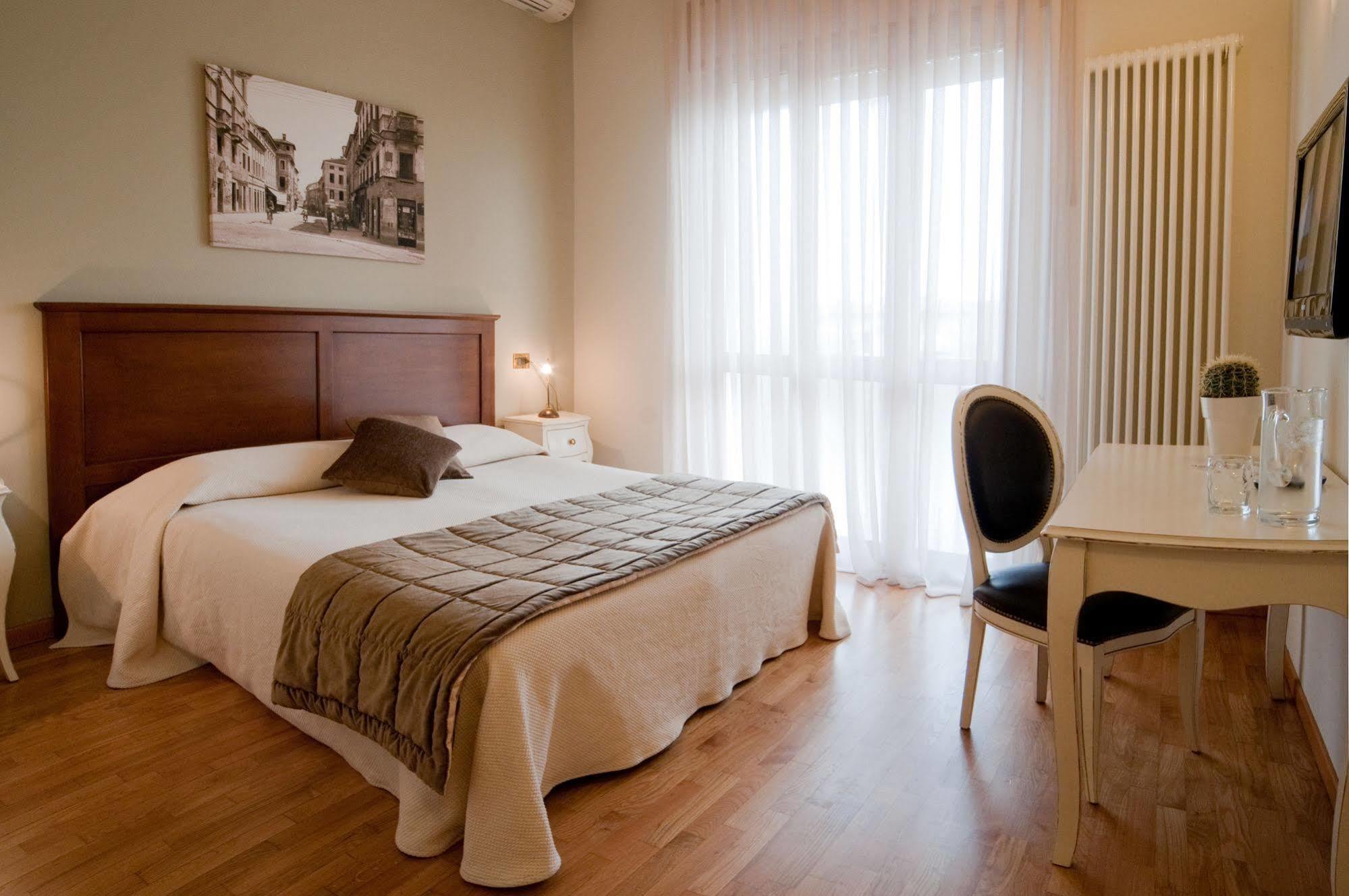 Hotel Belvedere เตียเน ภายนอก รูปภาพ